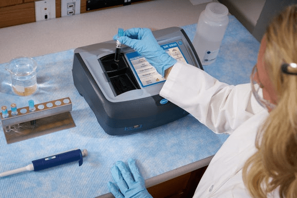 Espectrofotómetro UV-Visible DR3900 para Análisis de Agua | Hach - Imagen 4