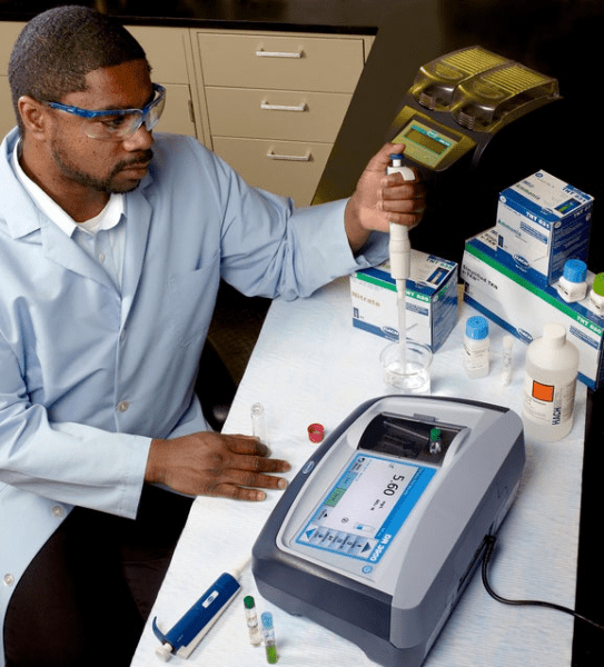 Espectrofotómetro UV-Visible DR3900 para Análisis de Agua | Hach - Imagen 7